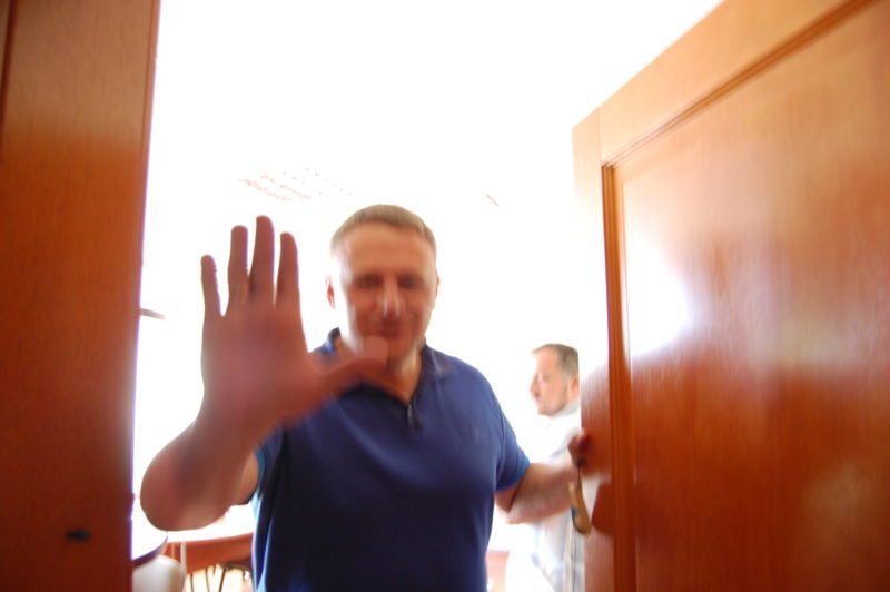 Нардеп Шевченко, замість голосування за відставку уряду Яценюка, обговорював нову зачіску Тимошенко (ВІДЕО)