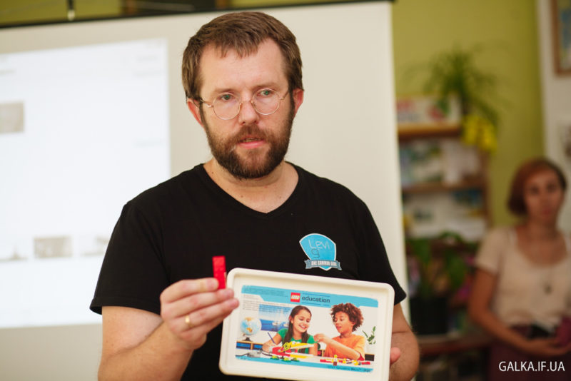 Робоклуб Івано-Франківська збирає кошти на спільнокошті, щоб проводити безкоштовні заняття для дітей