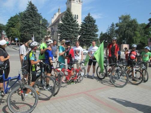 Велосипедисти із вадами зору побували в Рогатині (ФОТО)
