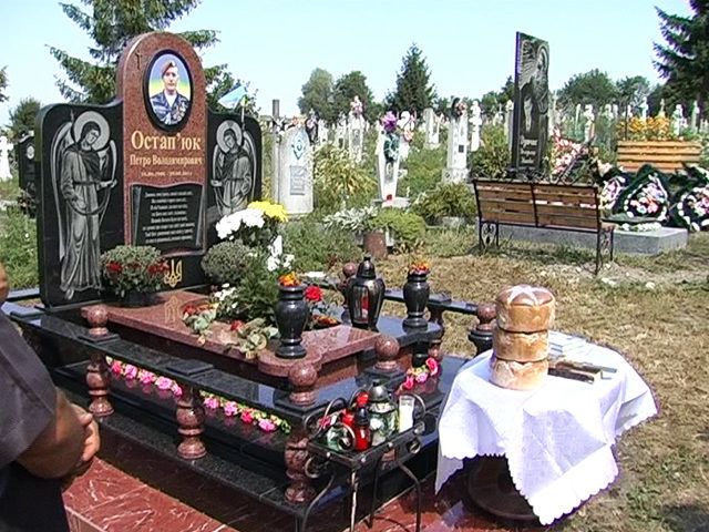 На Коломийщині встановили пам’ятник двом загиблим бійцям АТО (ВІДЕО)