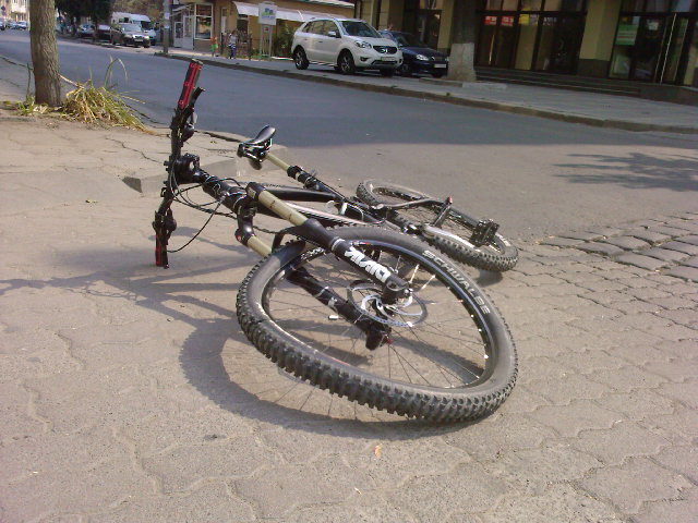В Івано-Франківську віднайшли водія, який збив велосипедиста і втік з місця пригоди