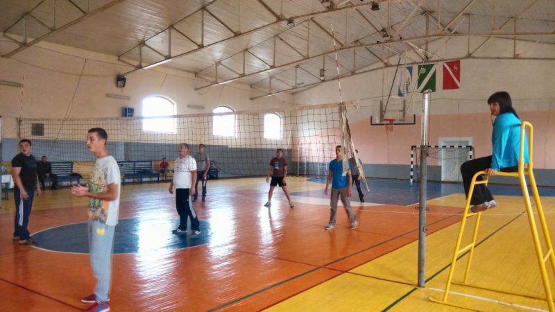Засуджені прикарпатці змагалися у волейбольному турнірі (ФОТО)
