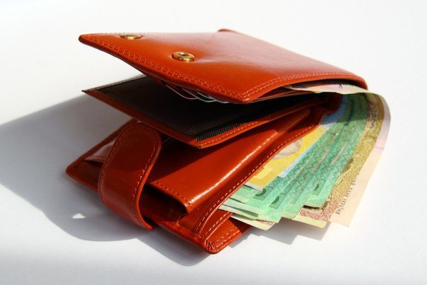 Бюджетникам Прикарпаття боргують понад 318 мільйонів гривень зарплатні (ФОТО)