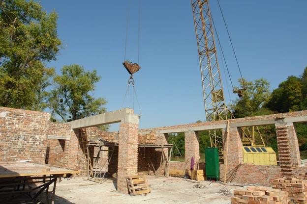На Галичанщині продовжують будівництво школи (ФОТО)
