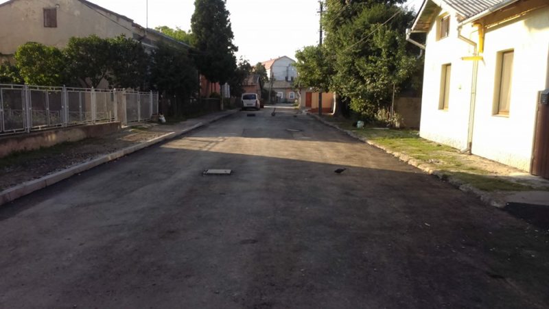 Комунальники до кінця тижня обіцяють завершити ремонт вулиці Лермонтова (ФОТО)