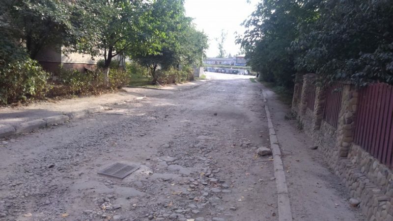 Комунальники обіцяють в жовтні розпочати ремонт вулиці Урожайної (ФОТО)