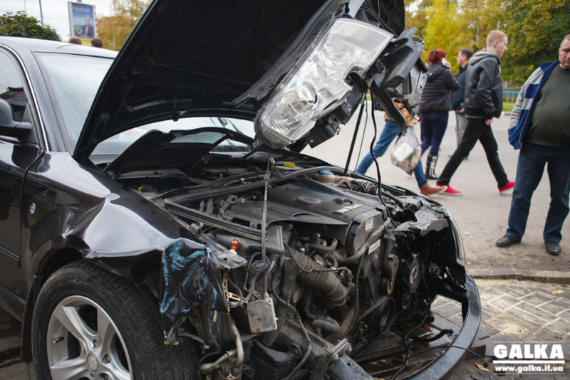 Винуватець аварії на Короля Данила зачепив першу автівку ще на Чорновола – очевидець