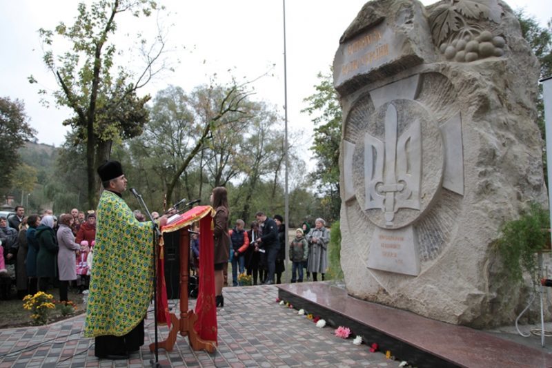 На Франківщині відкрили пам’ятник Борцям за волю України (ФОТО)