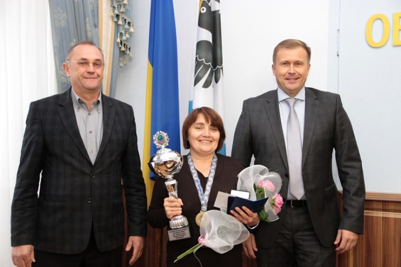 Чемпіонці світу з шашок Ользі Балтажи вручили медаль «За заслуги перед Прикарпаттям» (ФОТО)
