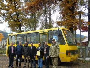 Учні Верховинщини будуть їхати до школи на новому автобусі