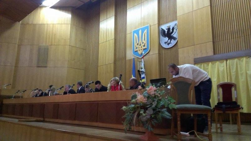 Надвірнянська районна виборча комісія не везе протоколи до Франківська – вимагають зарплату