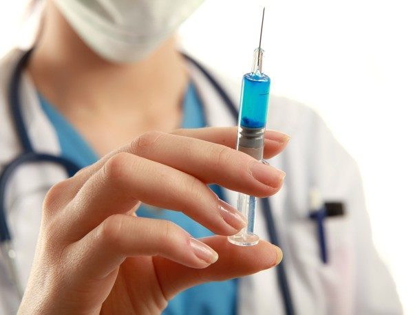 На Прикарпатті розпочали вакцинацію проти раку шийки матки