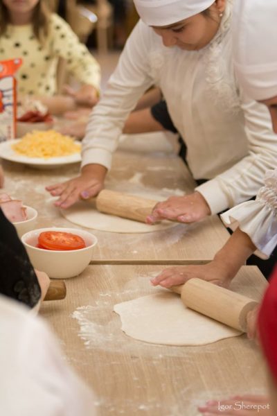 У Карітасі ВІЛ-інфікованих дітей вчать кулінарному мистецтву