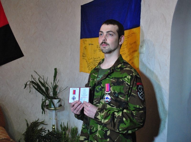 Прикарпатцю, який перебуває на довготривалому лікуванні, вручили медаль “За оборону Донецького аеропорту” (ФОТО)