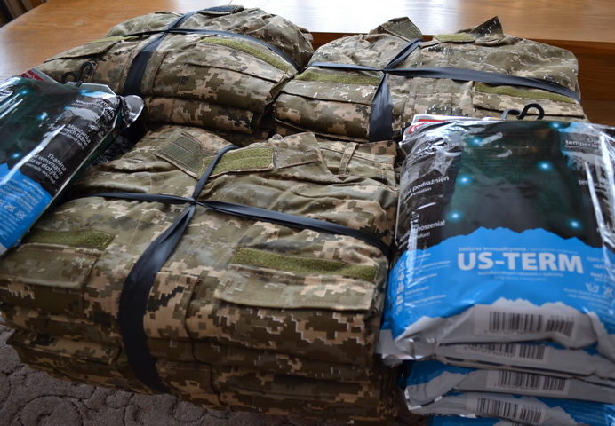 На Прикарпатті благодійники пошили 70 комплектів військової форми для бійців АТО