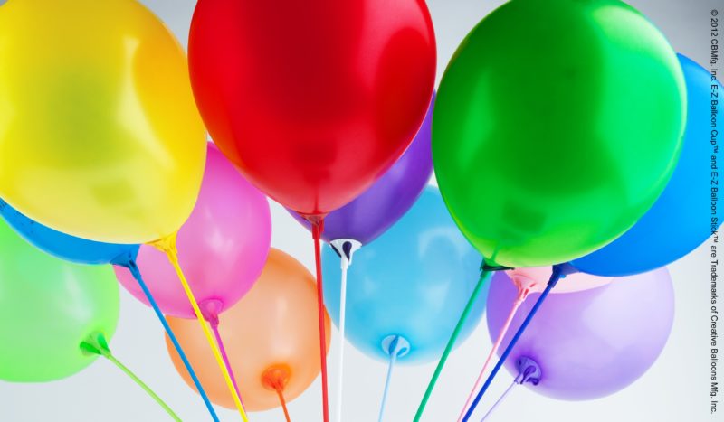 Школярі Галича запустили в небо повітряні кульки, вшановуючи Небесну Сотню (ФОТО)