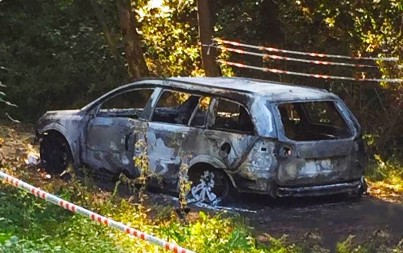 В Італії вбили та спалили прикарпатця у власному авто