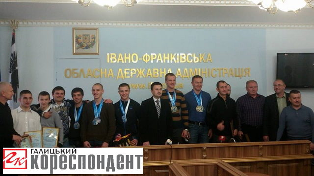 Призерів чемпіонату світу з кікбоксингу привітали в ОДА (ФОТО)