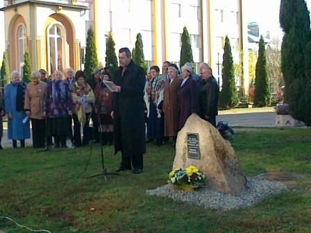 У Франківську на місці, де встановлять пам’ятник провіднику ОУН Андрієві Мельнику, освятили символічний камінь
