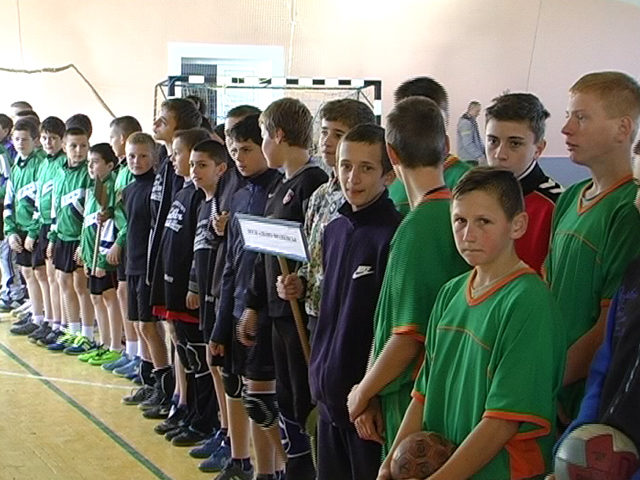 На Прикарпатті під час Всеукраїнського турніру з гандболу вшанували олімпійського чемпіона (ВІДЕО)