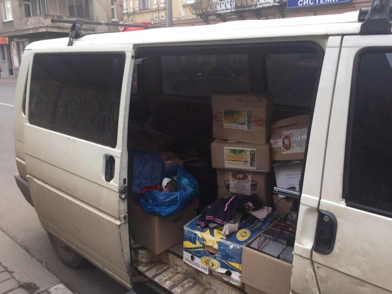Прикарпатські благодійники передали бійцям вишкільного центру музичний центр, дитячі речі та їжу (ФОТО)