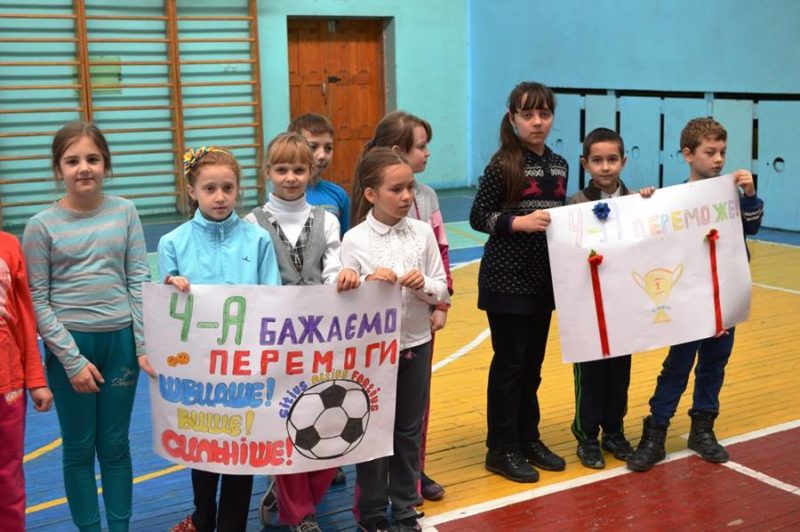 Депутати та школярі міста грали в козацькі забави (ФОТО)