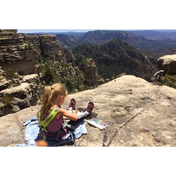 Трирічна дівчинка підкорює високі гори (ФОТО)