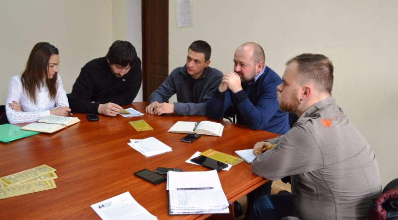 Депутати ”Солідарності” взялися вчитися, як вирішувати комунальні проблеми в місті
