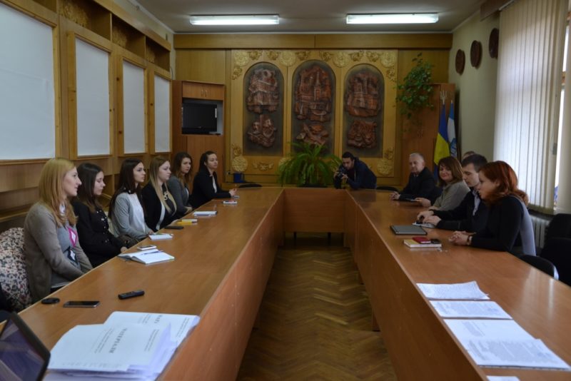 Шість студенток Прикарпатського пройдуть практику в міській раді