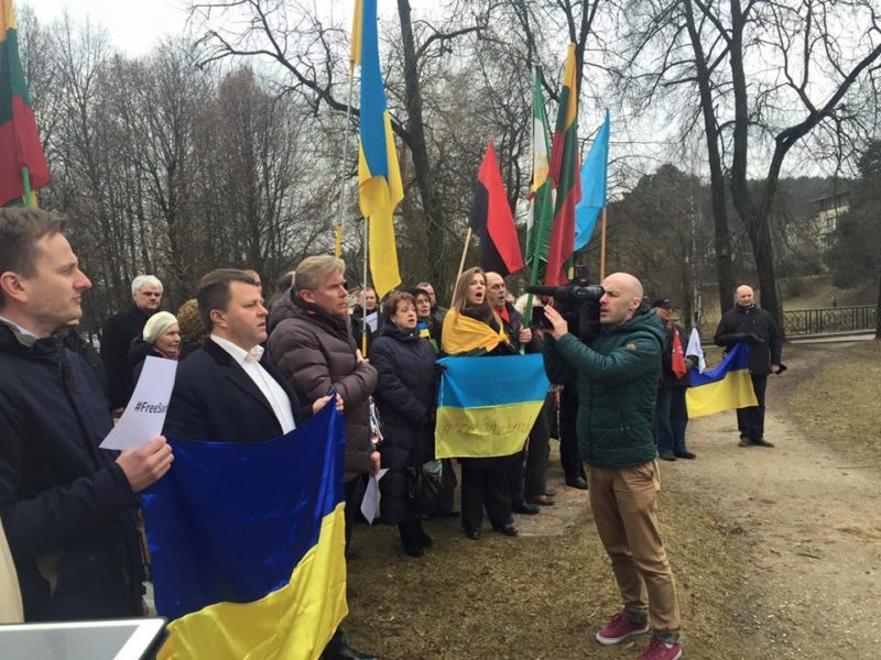 Нардеп з Прикарпаття подякував литовцям за підтримку Надії Савченко та України (ФОТО)