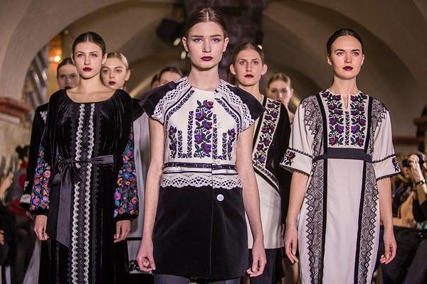 Любця Чернікова показала свою нову яскраву етноколекцію в рамках Lviv Fashion Week (ФОТО)