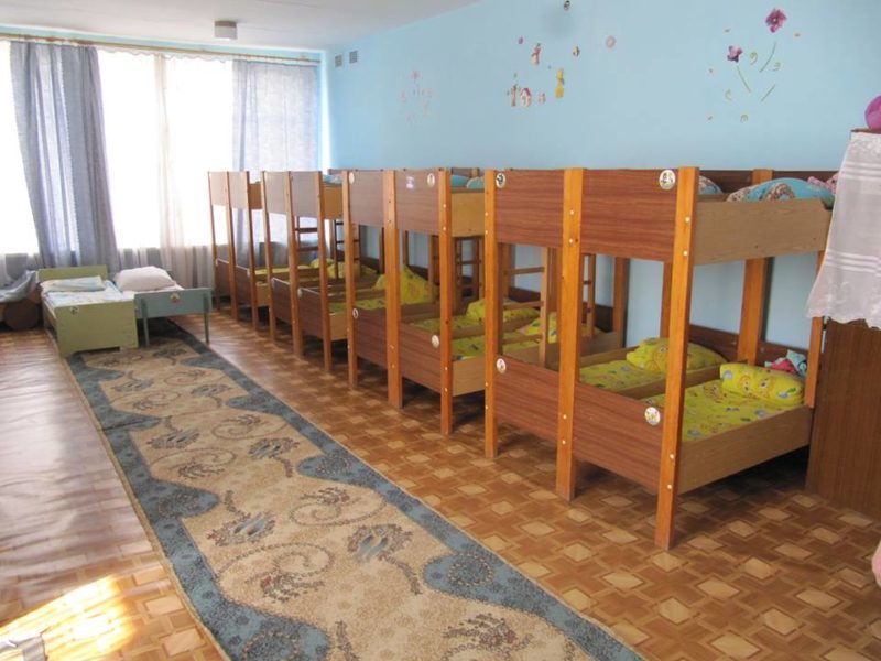 У Коломийському дошкільному закладі використовують заборонені двоповерхові ліжка (ФОТО)