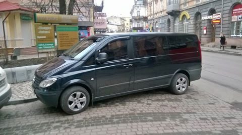 Черговий водій заплатить штраф за неправильне паркування в Івано-Франківську (ФОТО)