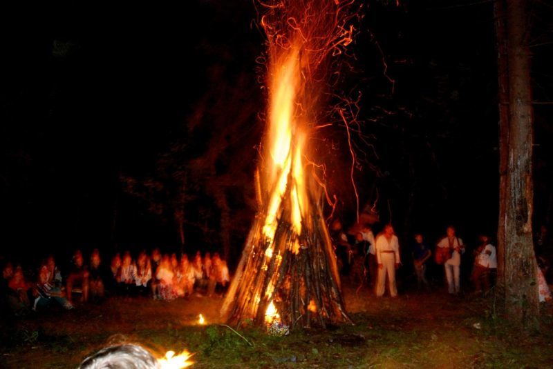 На Прикарпатті проводять фестиваль “Татарівська ватра”