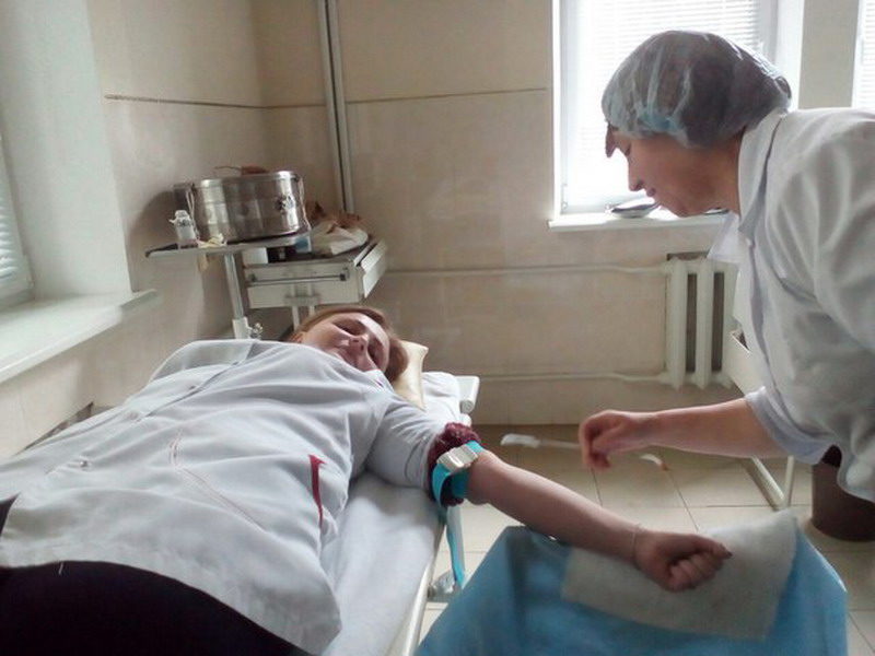 У Франківську медпрацівники стали донорами крові
