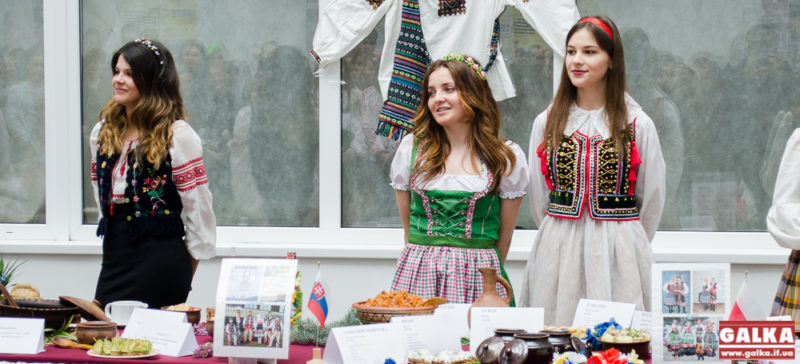 У Франківську презентували кухню Угорщини, Чехії, Сербії та інших країн (ФОТО)