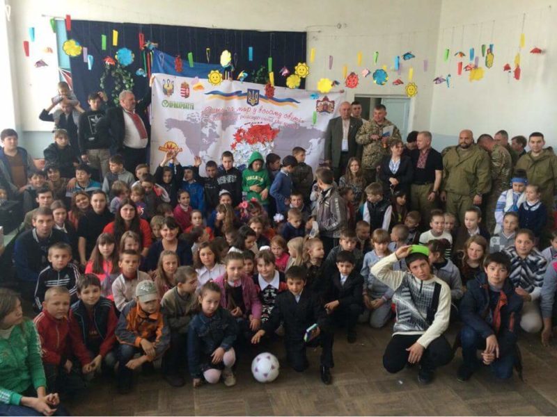Франківські податківці відвезли школярам окупованих областей необхідні речі (ФОТО)