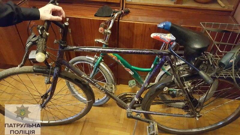 У Франківську патрульні затримали одного велокрадія, іншого ще шукають