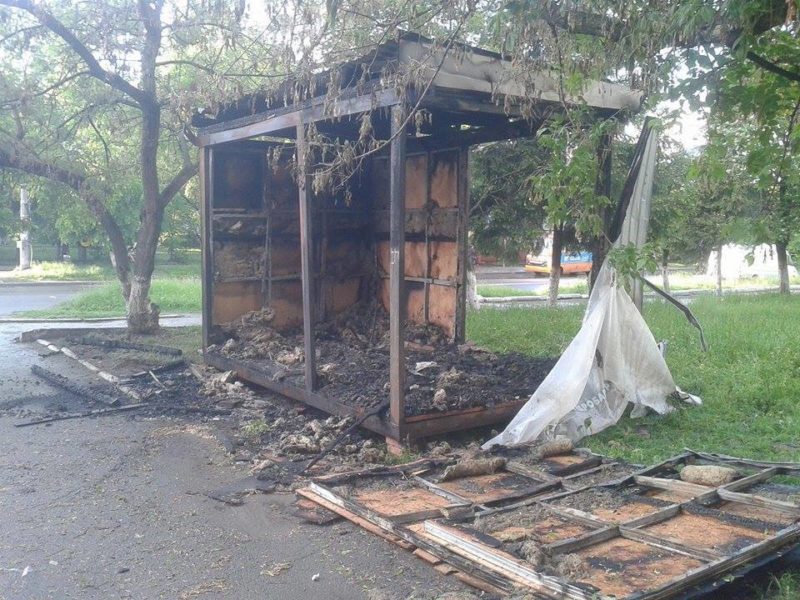 На Пасічній біля майбутнього візового центру спалили незаконний МАФ (ФОТО)