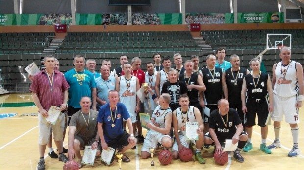 Баскетболісти з Прикарпаття здобули срібло на чемпіонаті України