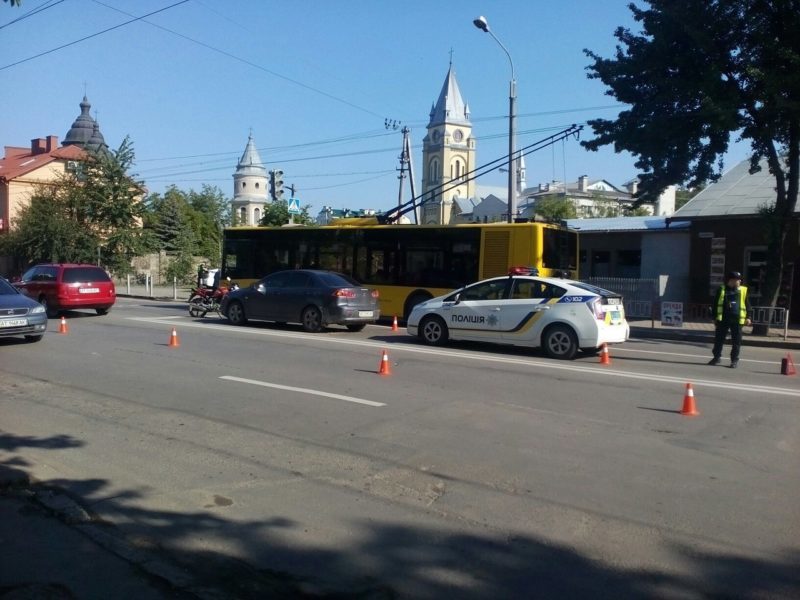 На “Майзлях” – аварія за участю п’яного мотоцикліста (ФОТОФАКТ)