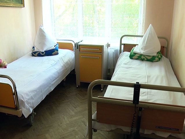 Прикарпатській лікарні передали ліки та матраци (ВІДЕО)