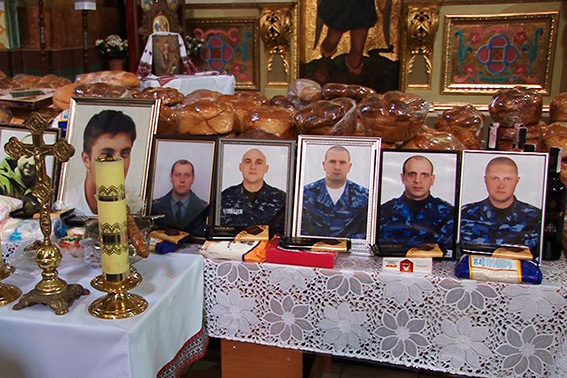 У Франківську вшанували шістьох бійців, які загинули два роки тому у збитому гелікоптері на Донеччині (ФОТО)
