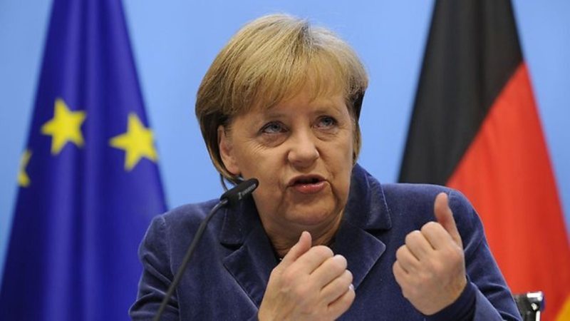 На Зустрічі з Зеленським Меркель тремтіла і похитувалася (ВІДЕО)