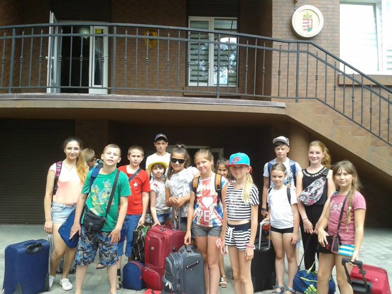 Діти учасників АТО з Прикарпаття вирушили в Угорщину (ФОТО)