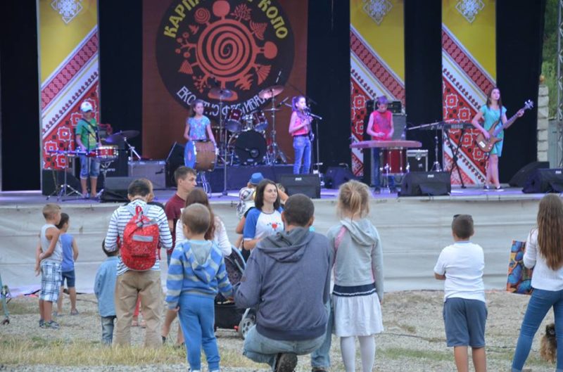 Яскравий фестиваль “Карпатське коло” влаштували у Шешорах (ФОТО)