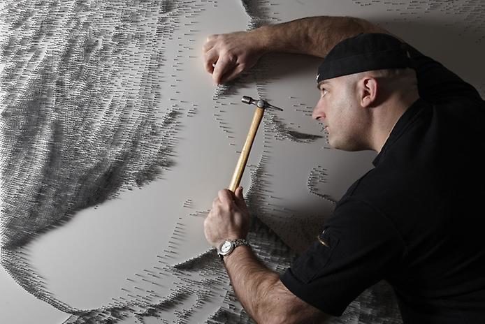 Англійський художник робить картини зі цвяхів (ФОТО)