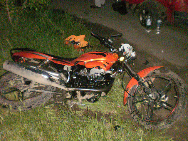 У Делятині юний мотоцикліст з пасажиркою не вписалися в поворот та опинилися в лікарні