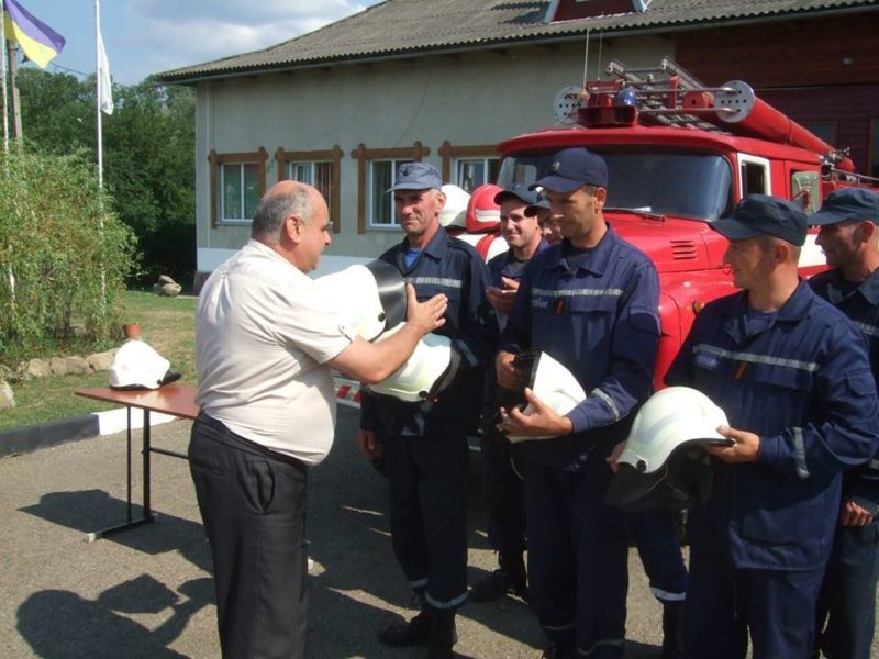 Косівські рятувальники носитимуть нові захисні каски