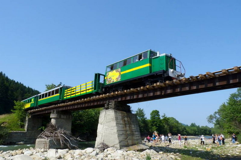 На Прикарпатті відновили підвісний міст “Карпатського трамваю” (ФОТО)
